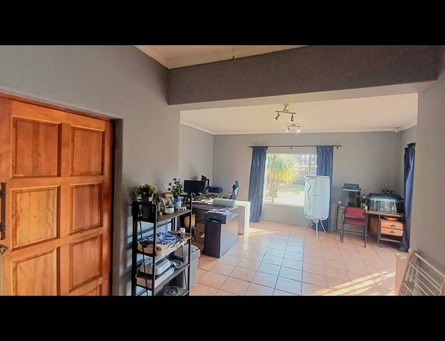 2 BEDROOM FREESTANDING FOR SALE IN LYTTELTON MANOR
